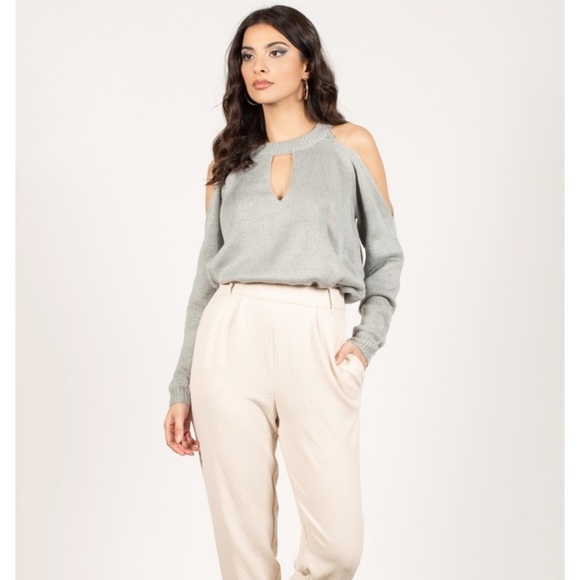 Cold shoulder sweater - Picture 2 of 3